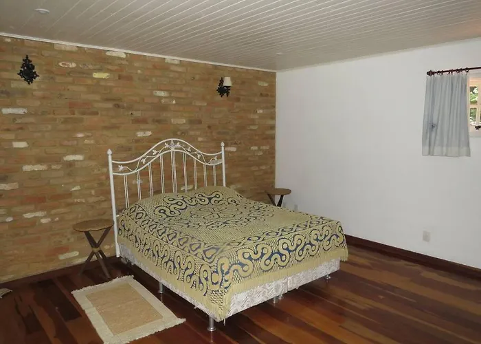 Linda Casa Em Mury,Com Riacho E Lareira