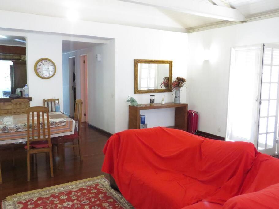 Linda Casa Em Mury,com Riacho E Lareira