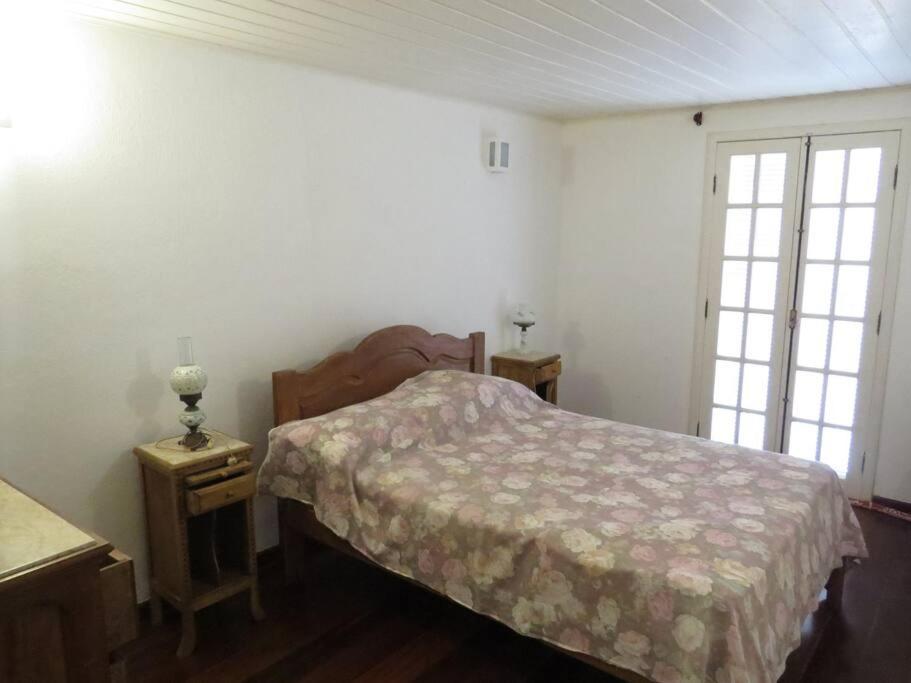 Linda Casa Em Mury,com Riacho E Lareira Сasa de vacaciones