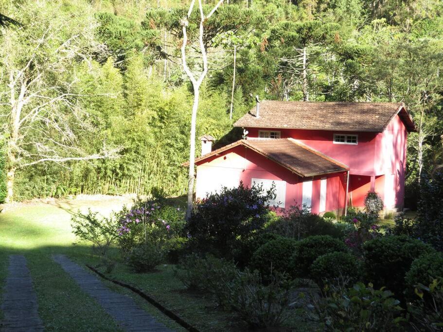 Linda Casa Em Mury,com Riacho E Lareira *