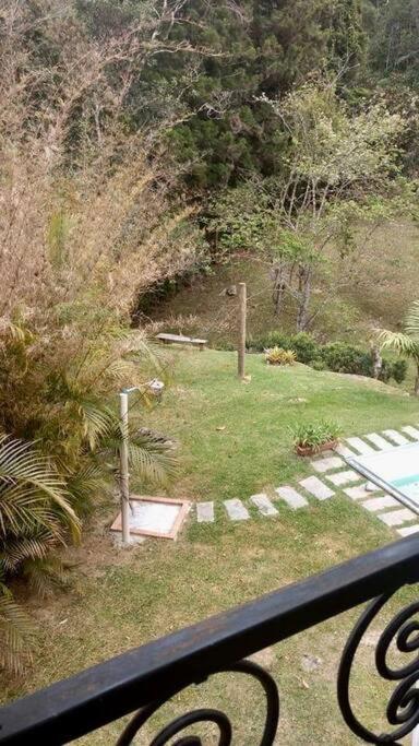 Linda Casa Em Mury,com Riacho E Lareira *