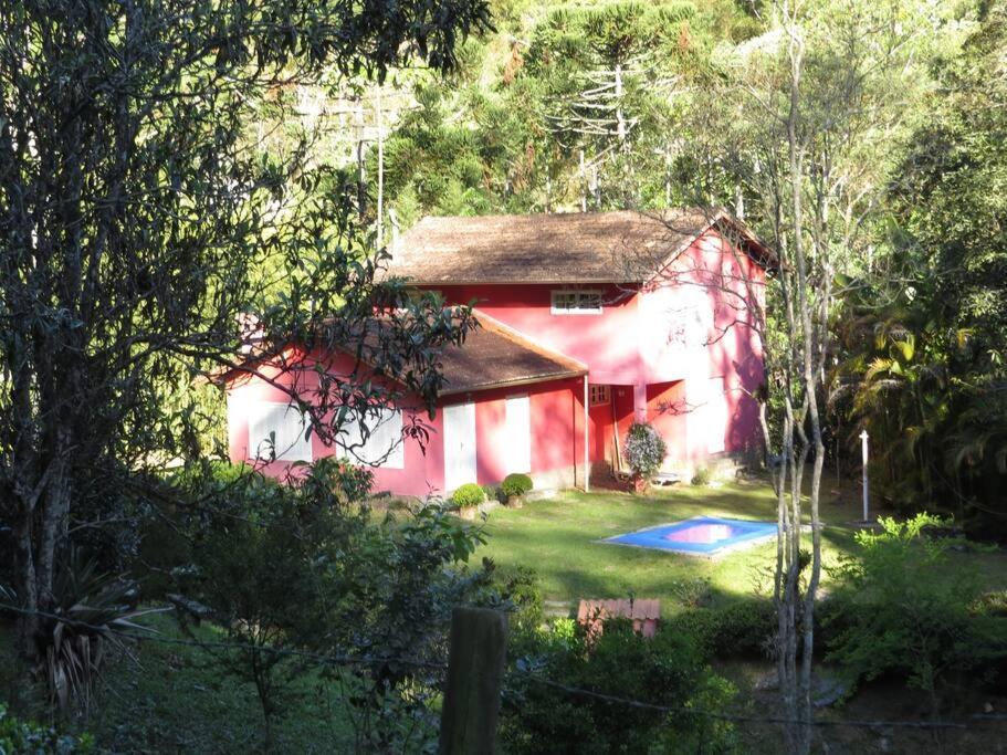 Holiday home Linda Casa Em Mury,com Riacho E Lareira